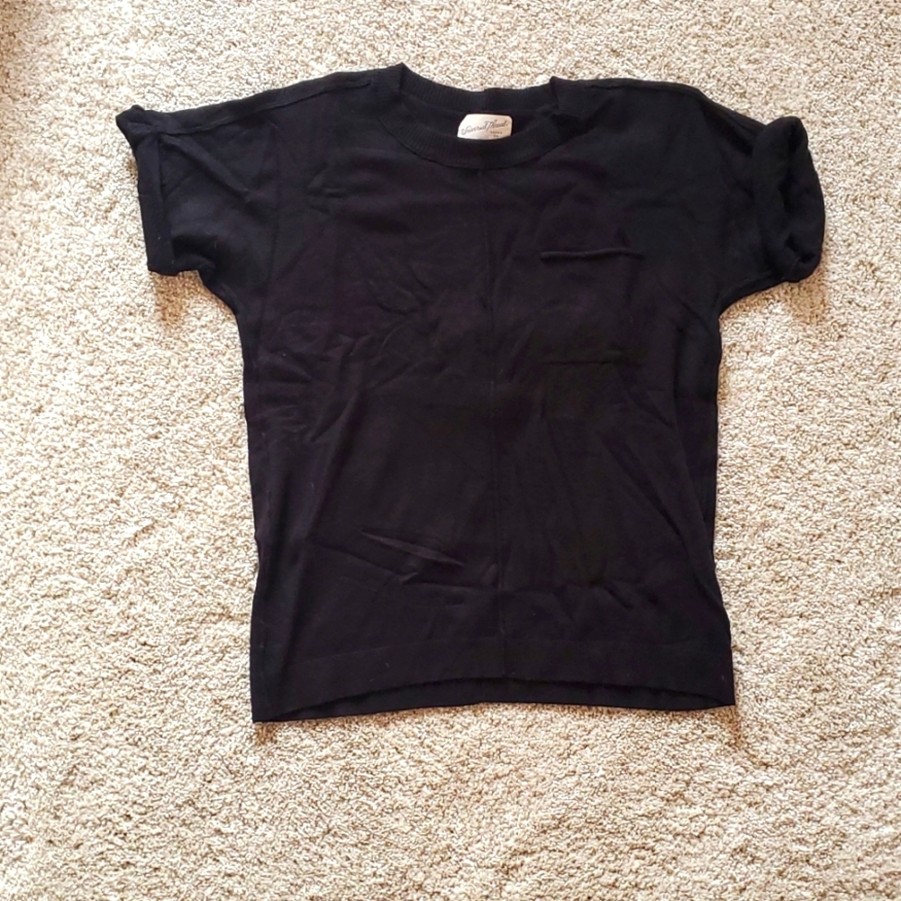Universal Thread  rolled short sleeved crew neck sweater
